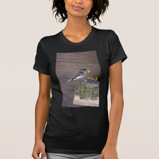 OstPhoebe mit Jungen T-Shirt (Vorderseite)