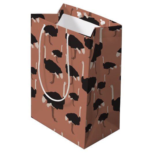 Ostrich Bird Illustration Pattern Mittlere Geschenktüte (Rückseite Schrägansicht)