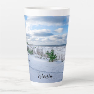 Ostseeküste im Winter schneebedeckt Milchtasse