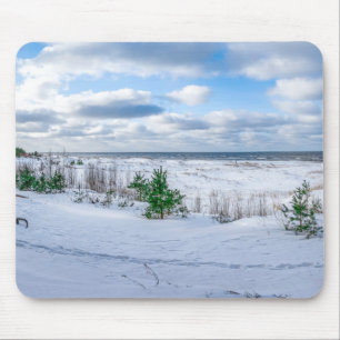 Ostseeküste im Winter schneebedeckt Mousepad