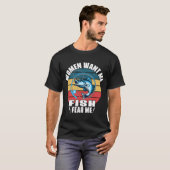 Otter als Fischer mit Angelrute T-Shirt (Vorne ganz)