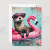 Otter Floating auf einem rosa Flamingo Funny Colla Postkarte (Vorne/Hinten)