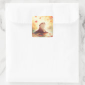 Otter in Water with Falling Autumn Maple Leaves Quadratischer Aufkleber (Tasche)