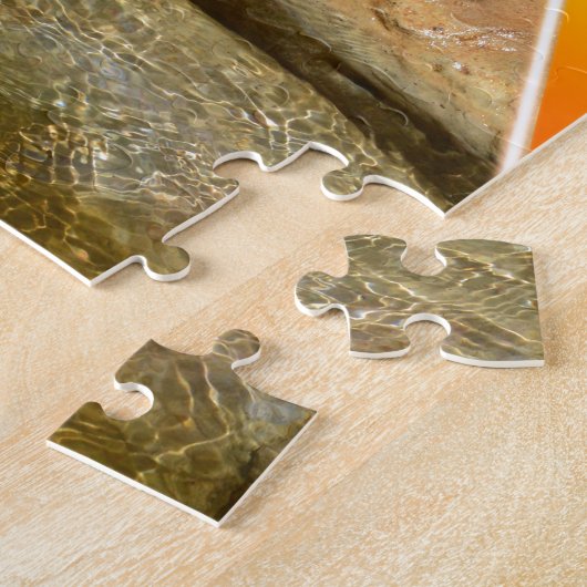 Otter isst leckeren Fisch am Teich, Puzzle (Seite)