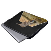 Otter isst leckeren Fisch, Laptopschutzhülle (Vorne Knopf)