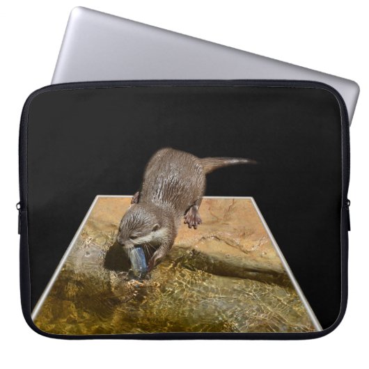 Otter isst leckeren Fisch, Laptopschutzhülle (Vorderseite)