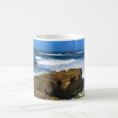 Otter Rock at Devil's Punchbowl Staat Park, Oregon Kaffeetasse (Mittel)