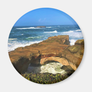 Otter Rock at Devil's Punchbowl Staat Park, Oregon Magnet