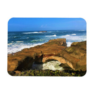 Otter Rock at Devil's Punchbowl Staat Park, Oregon Magnet