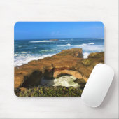 Otter Rock at Devil's Punchbowl Staat Park, Oregon Mousepad (Mit Mouse)