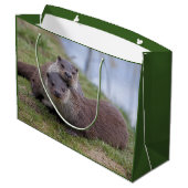 Otterly in der Liebe-Geschenk-Tasche Große Geschenktüte (Rückseite Schrägansicht)