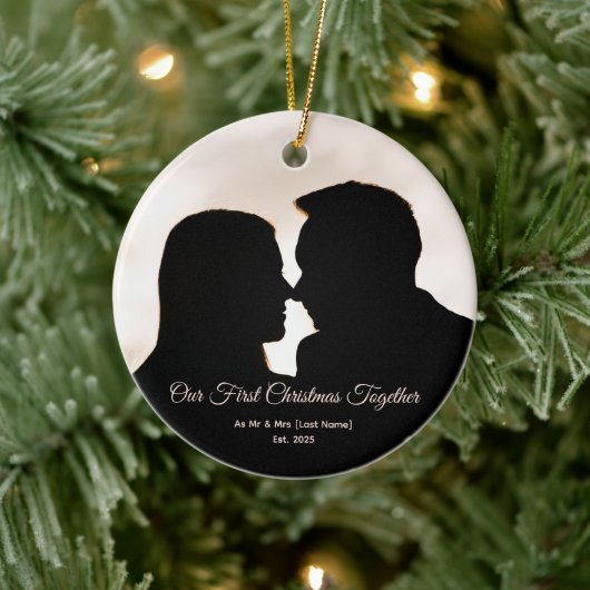 Our First Christmas Together Couple Silhouette Keramik Ornament (Baum)