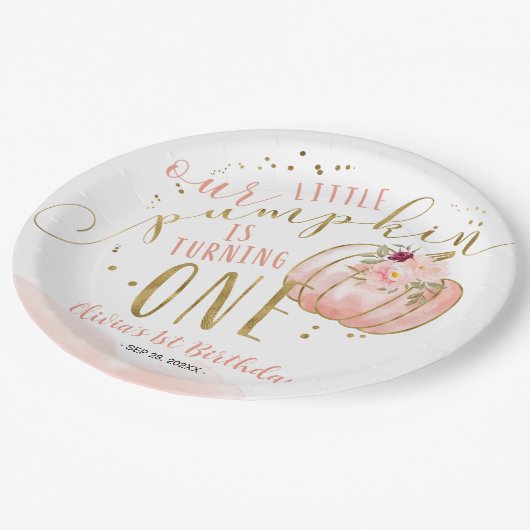 Our Little Pumpkin Is Turning One 1st Birthday Pappteller (Schrägansicht)