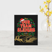 Our Team Sleighs Christmas Shirts, Festive Office Karte (Gelbe Blume)