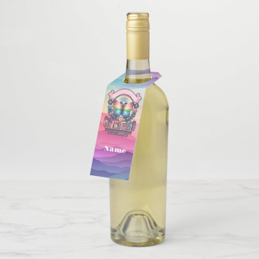 Out and Proud Gay Pride Party Flaschenanhänger (Angewinkelt)