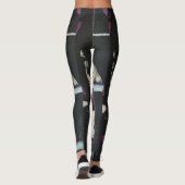 'Out of the Dark' Gemälde auf einem Leggings (Rückseite)