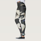'Out of the Dark' Gemälde auf einem Leggings (Links)