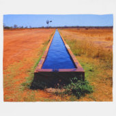 OUTBACK TROUGH FLEECEDECKE (Vorderseite (Horizontal))