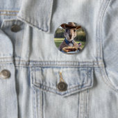 "Outdoor Delight: Ein Känguru isst Aussie Meat Pie Button (Beispiel)