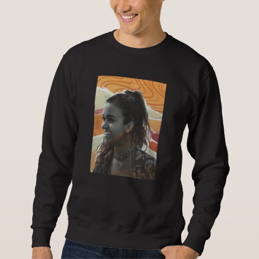Outer Banks Season 3 Kiara Mixed Media Collage Por Sweatshirt (Vorderseite)