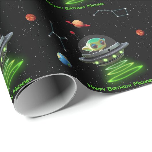 Outer Space UFO Green Alien Planets Stars Birthday Geschenkpapier (Rolleneckpunkt)