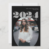 Oval Bold Modern Class of 2024 Foto Abschluss Einladung (Vorderseite)