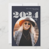 Oval Bold Modern Class of 2024 Foto Abschluss Einladung (Vorderseite)