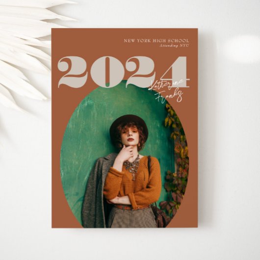 Oval Bold Modern Class of 2024 Foto Abschluss Einladung