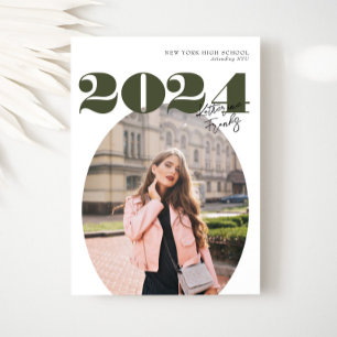 Oval Bold Modern Class of 2024 Foto Abschluss Einladung