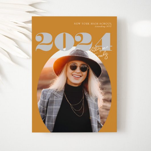Oval Bold Modern Class of 2024 Foto Abschluss Einladung