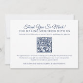 Ovale Blätter Monogramm Hochzeit Fotos QR Code Dankeskarte (Rückseite)