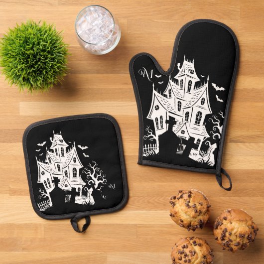 Oven Mitt & Pot Holder Set : HALLOWEEN House #2 (Oben Unten)