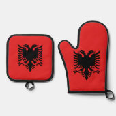 Oven Mitt und Pot Holders mit der Flagge Albaniens Ofenhandschuh & Topflappen-Set (Vorderseite)