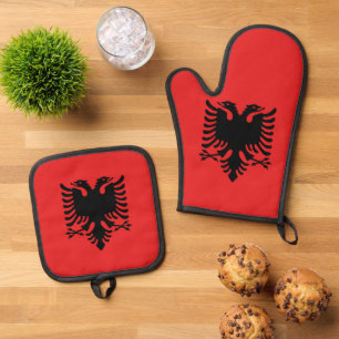 Oven Mitt und Pot Holders mit der Flagge Albaniens Ofenhandschuh & Topflappen-Set
