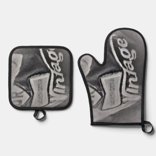 OVEN MITTS & POT HOLDER OLD COOKER STYLE DESIGN OFENHANDSCHUH & Topflappen-Set (Vorderseite)