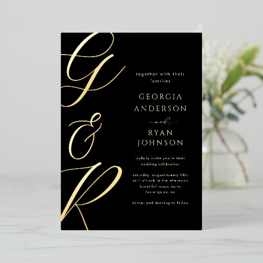 Oversibles Script Monogram Dark Faded Foto Wedding Folieneinladung (Stehend vorne)