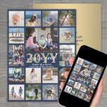 Oversified What a Year Foto Collage Navy Blue Gold Feiertagskarte<br><div class="desc">Was für ein Jahr zu erinnern! Versenden Sie stilvolle, fröhliche Grüße und teilen Sie 17 Ihrer Lieblingsfotos mit einer extra großen 6, 5" x 8, 75" Foto Collage Urlaubskarte. (IMAGE PLACEMENT TIP: Eine einfache Möglichkeit, ein Foto genau so zu zentrieren, wie Sie es gewollt haben, ist es, es einzuschneiden, bevor...</div>