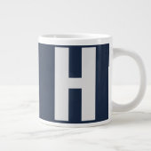 Oversized Monogramm Initial in Dark Blue und Gray Jumbo-Tasse (Rechts)