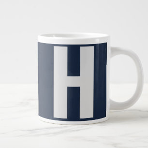 Oversized Monogramm Initial in Dark Blue und Gray Jumbo-Tasse