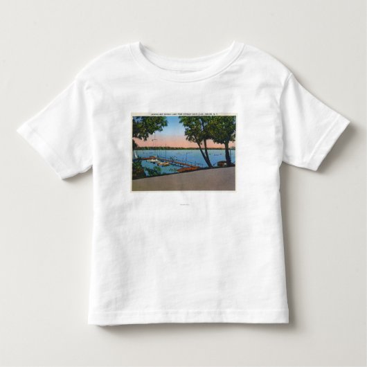 Owasco Yachtclub-Ansicht von Owasco See Kleinkind T-shirt (Vorderseite)