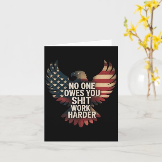 Owes You Work Harder Distressed American Flag  Karte (Gelbe Blume)