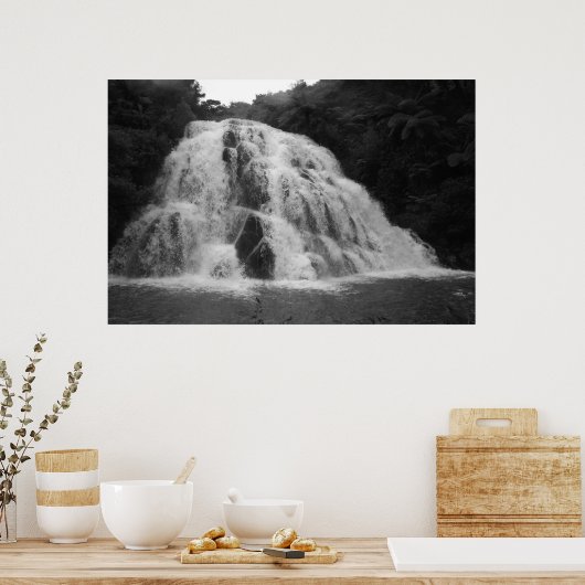Owharoa fällt in Schwarz und Weiß Poster (Küche)