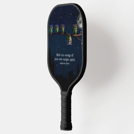 Owl ist anders als ein einzigartiges Angebot Pickleball Schläger (Links)