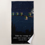 Owl ist anders als ein einzigartiges Angebot Strandtuch (Vorderseite)