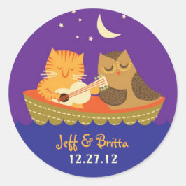 Owl & Pussycat Storybook Wedding (Lila und blau) Runder Aufkleber