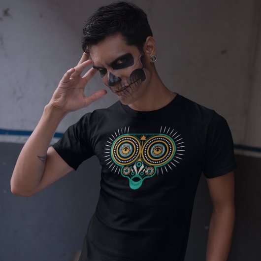 Owl Stamm-Ornamente T-Shirt