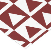 Oxblodred&White Triangle über den Entwurf von Scha Kurzer Tischläufer (Ecke)