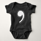 Oxford Comma Enthusiast Baby Strampler (Vorderseite)