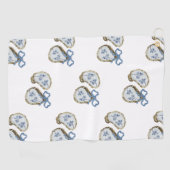 Oysters With Blue Bow  Golfhandtuch (Horizontal)