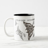 OZEAN-LEBEN-Schule des Mantarochens Zweifarbige Tasse (Links)